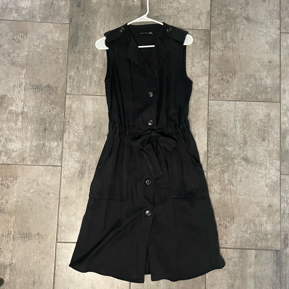 Elegant Black Sleeveless Dress